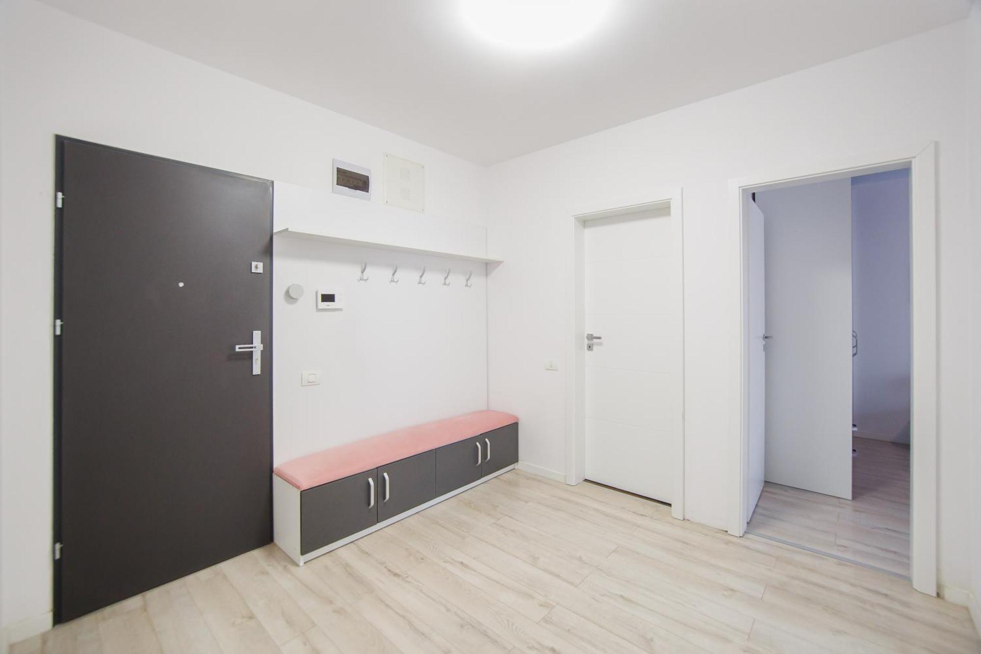 Pinky Black Escape Oradea Bagian luar foto